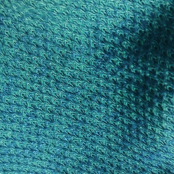 Hangten sweater size small color green fit and flare v neck good condition Soft - Picture 8 of 8